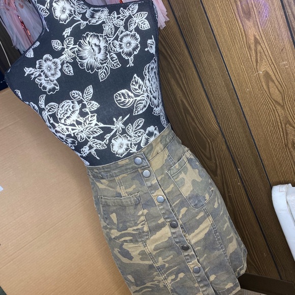 Army fatigue mini skirt - Picture 2 of 6